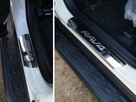 Toyota RAV4 2015 Накладки на пороги (лист зеркальный надпись RAV4)